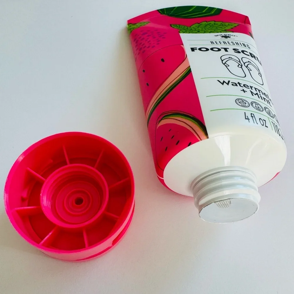 Bolero Pink Body Scrub Watermelon Peppermint NWT
